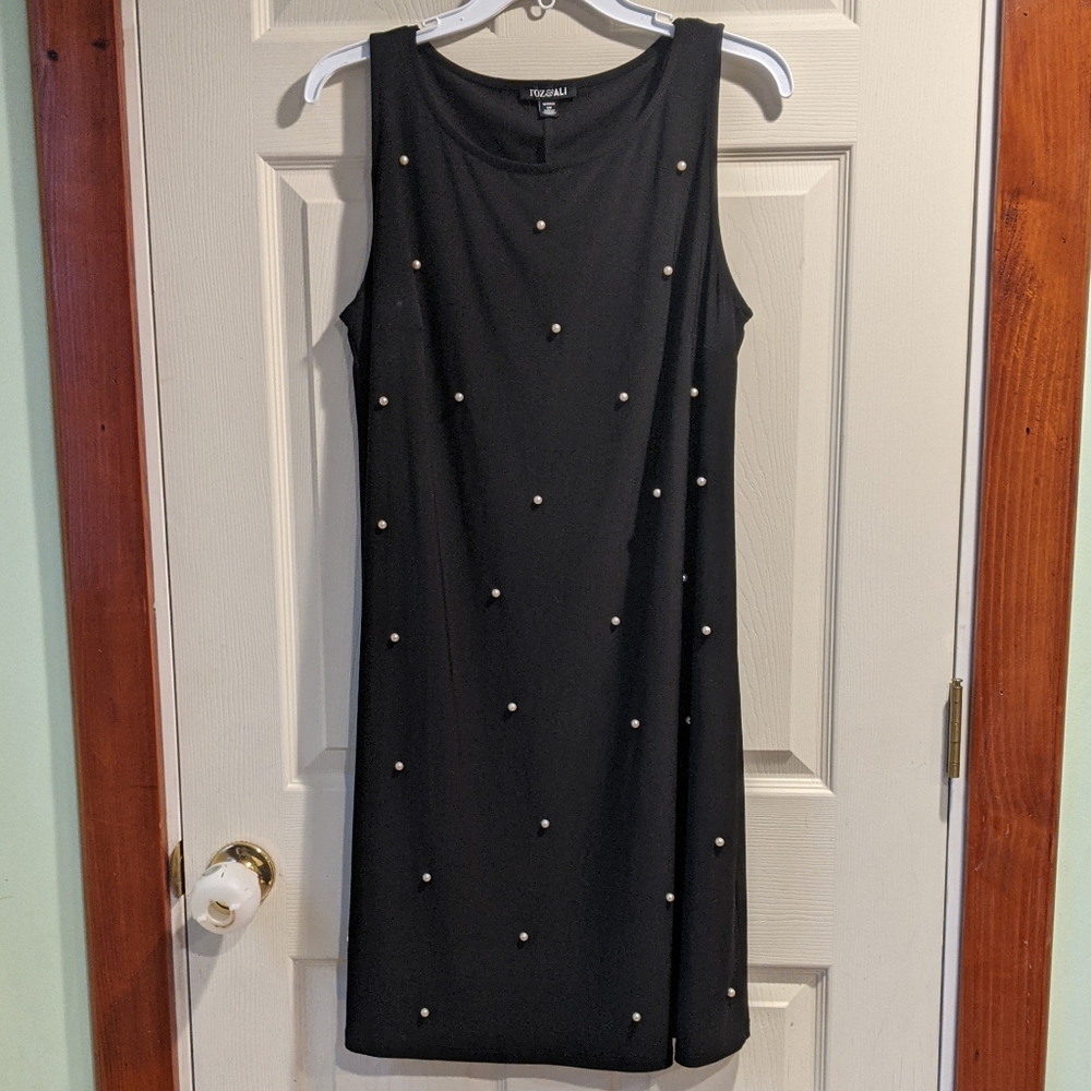 Roz & Ali Black sleeveless dress with faux pearls